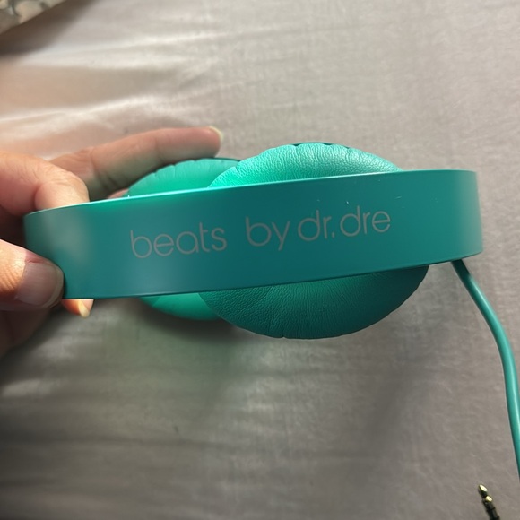 Beats by Dr Dre teal and in great condition - Picture 10 of 10
